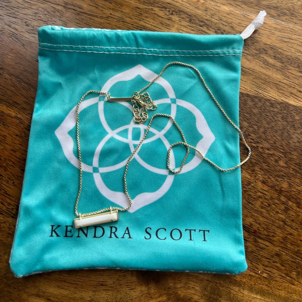Kendra Scott White and Gild Leanor Necklace